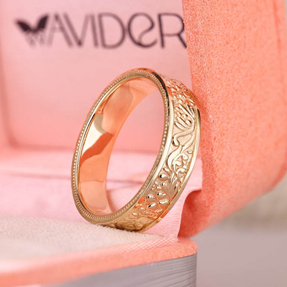 Vintage men's ring with eternity filigree design.
