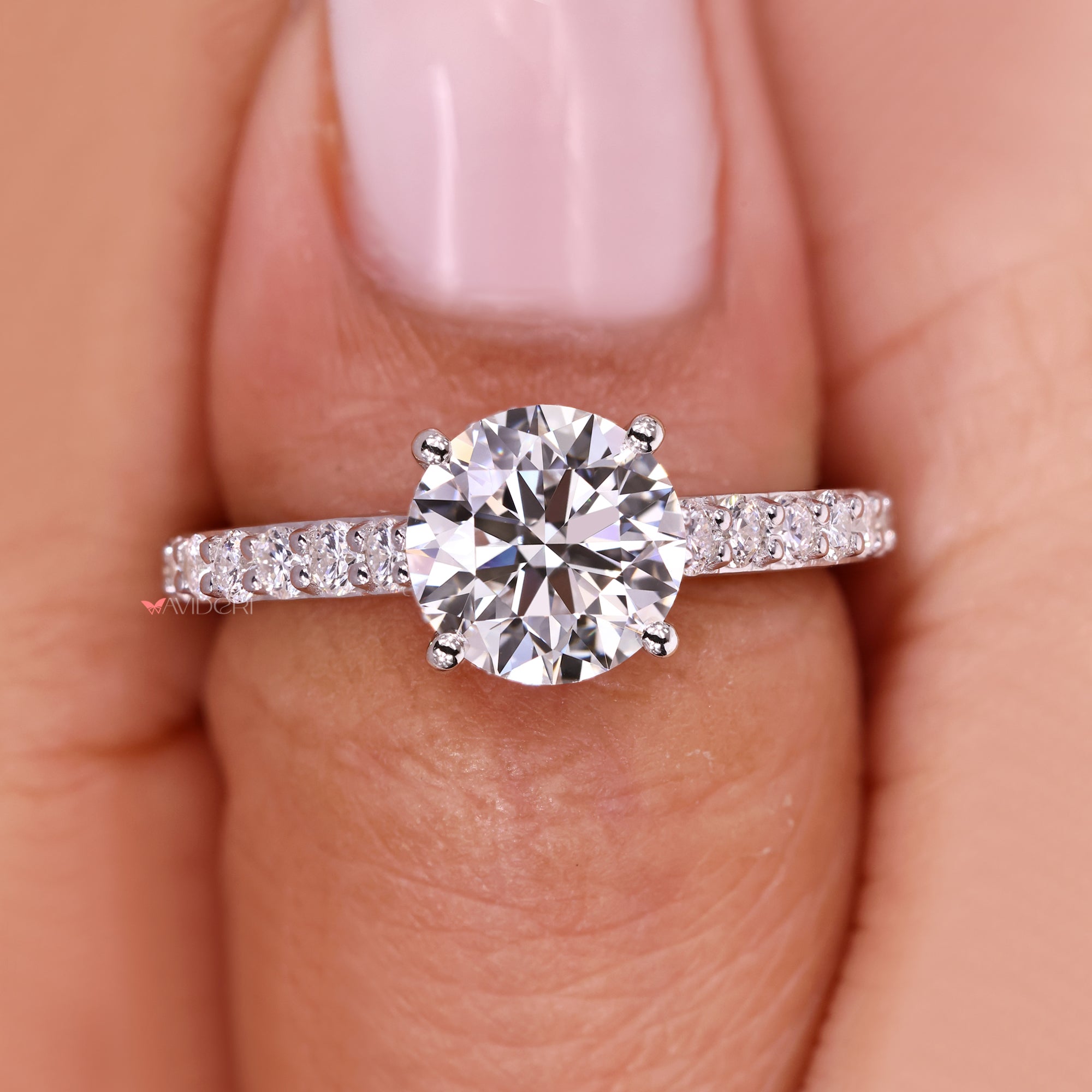 IGI certified lab grown round diamond ring.
