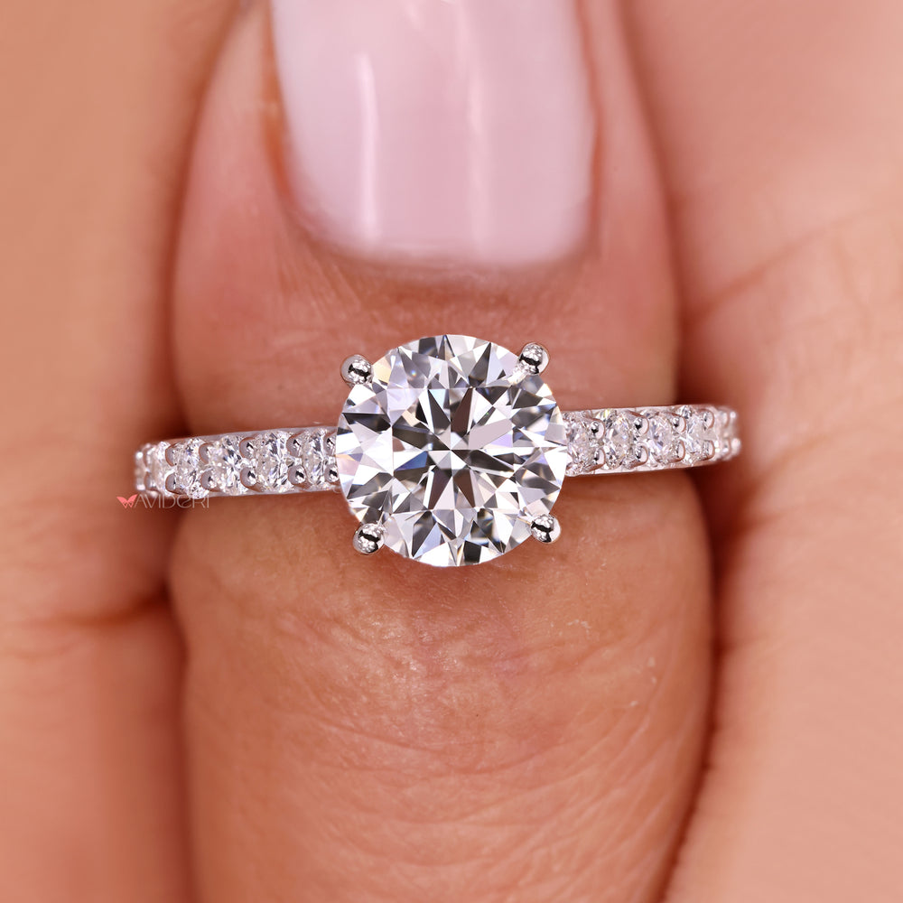 IGI certified lab grown round diamond ring.
