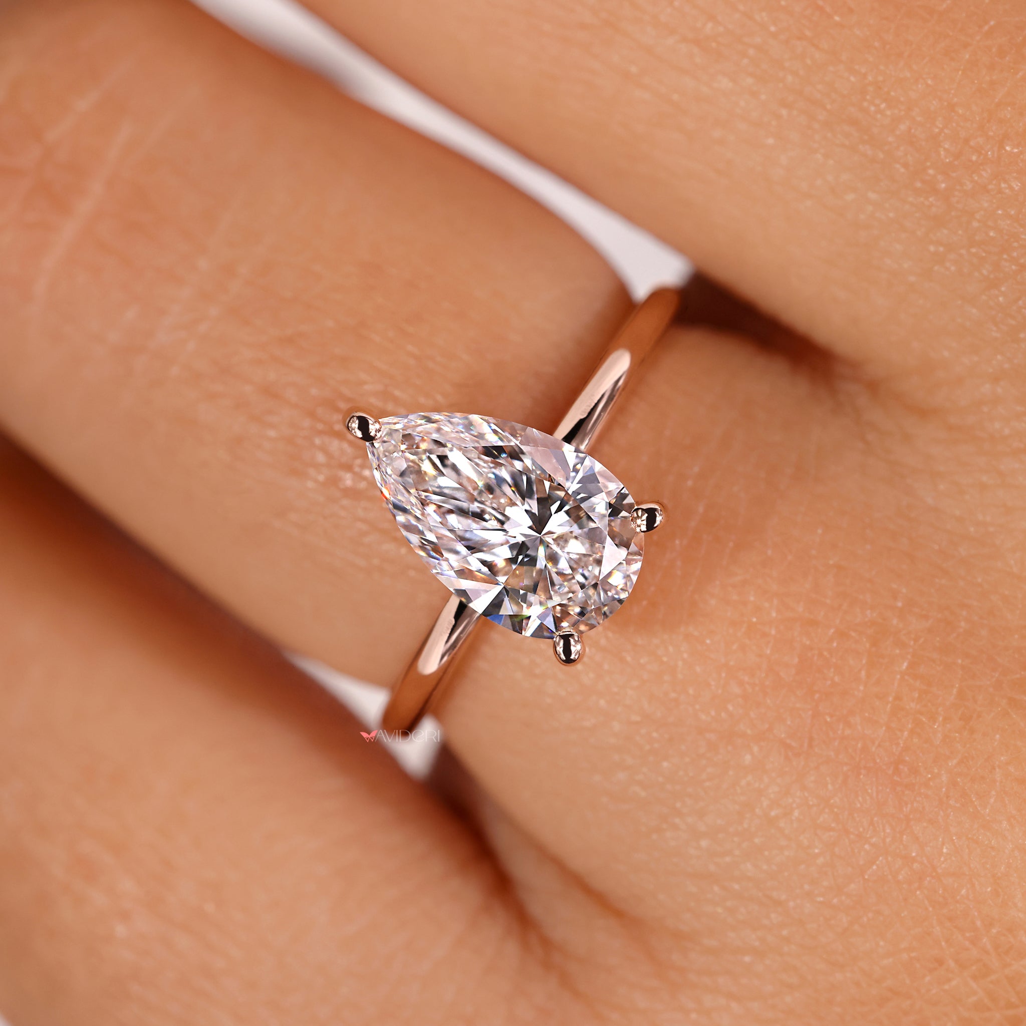 Ethical Lab Grown Diamond paired with stunning craftsmanship for a perfect ring.

