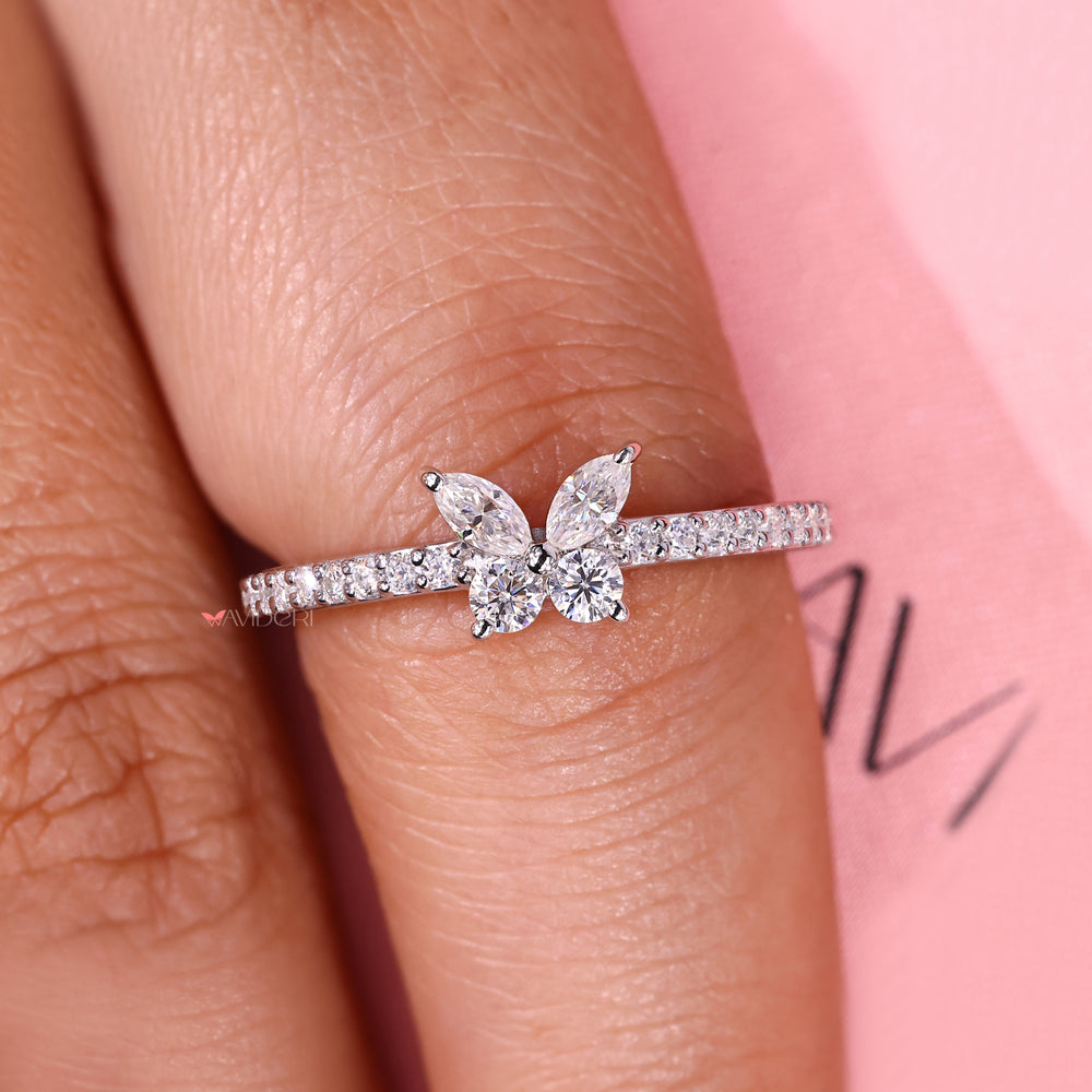 Avideri engagement ring with a marquise cut stone
