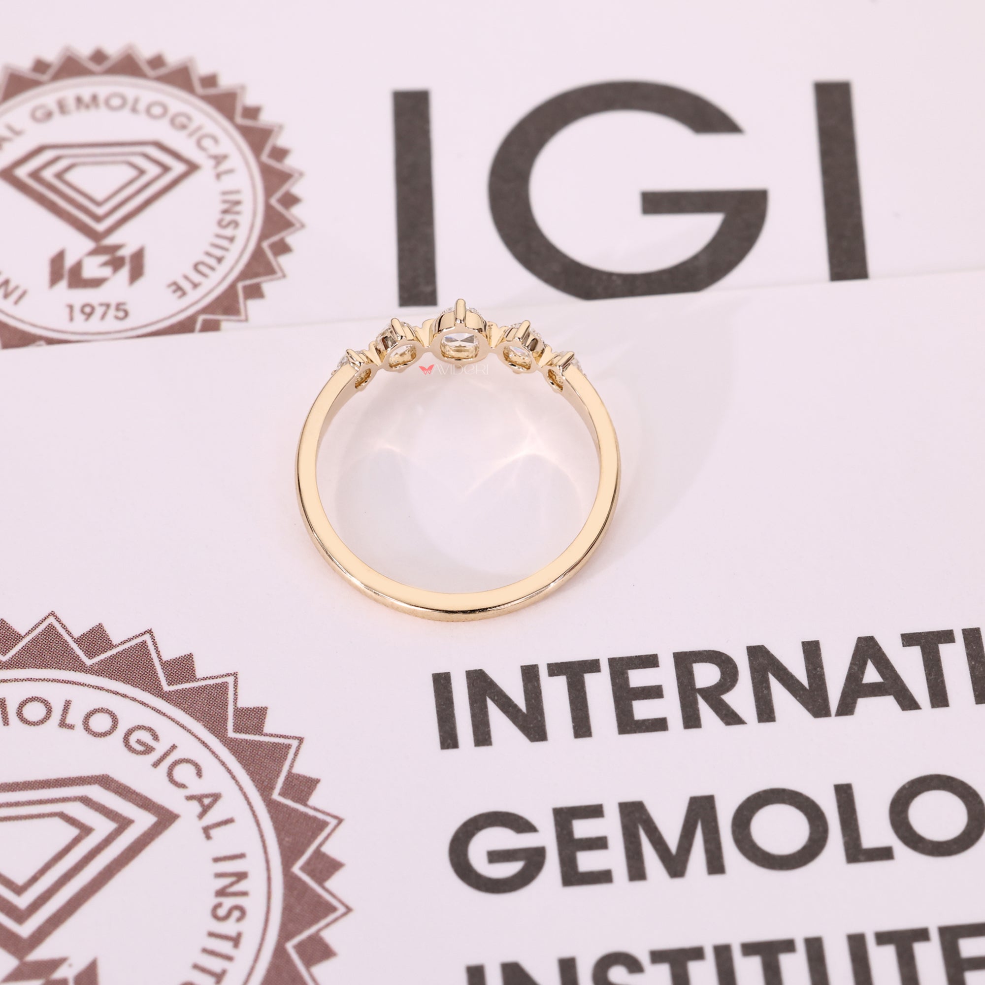 Yellow gold wwedding band with unique wedding band.