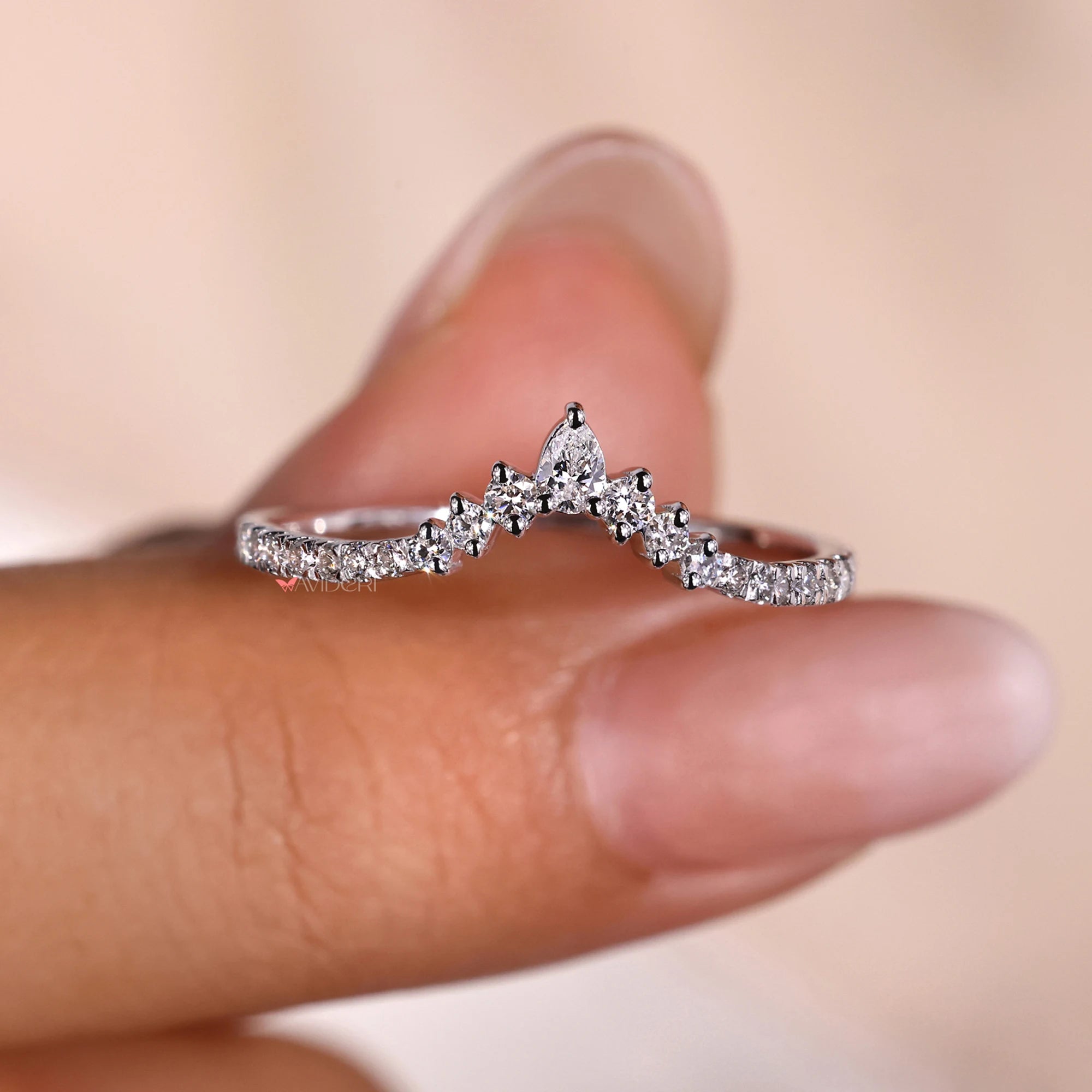 Lab grown diamond with avideri wedding band.