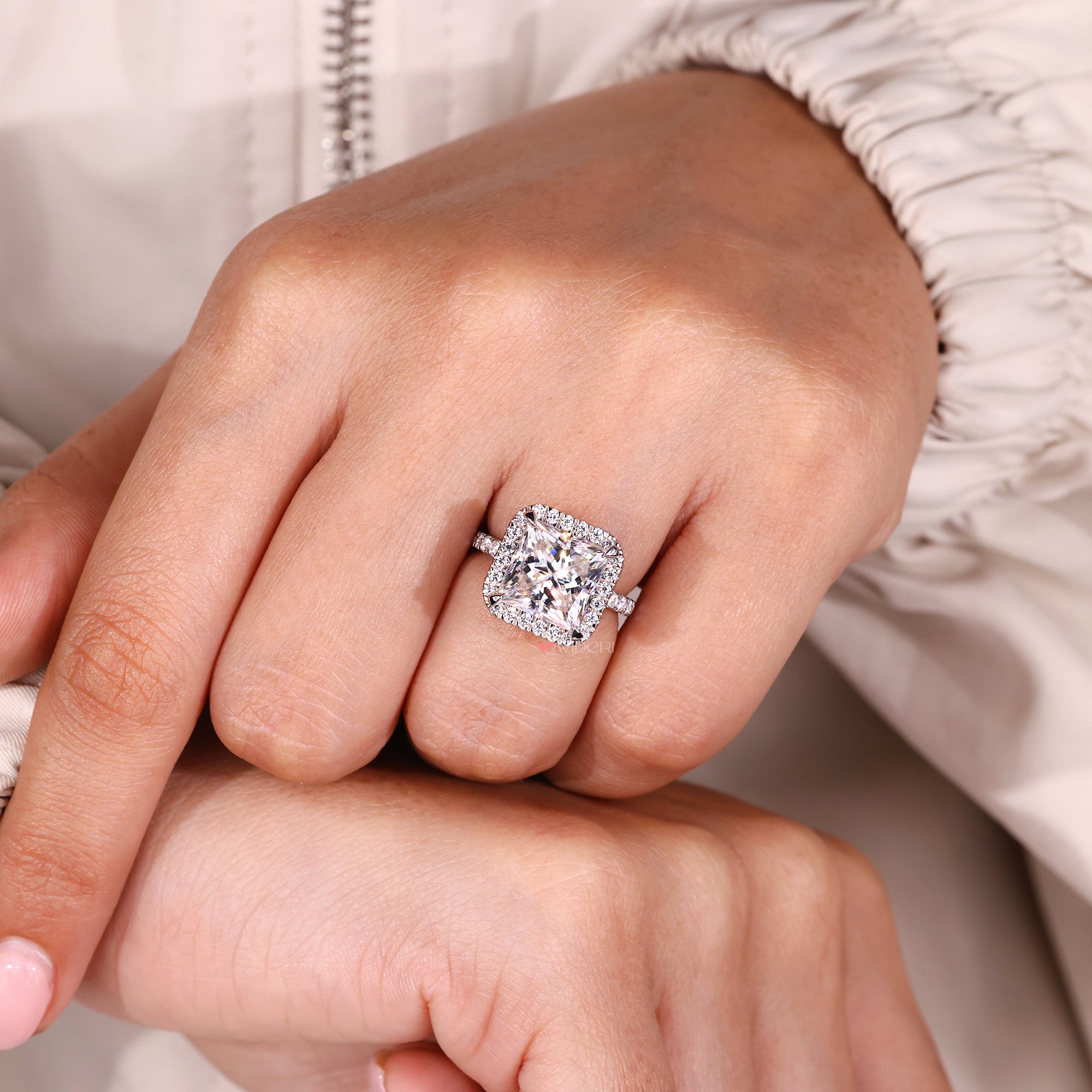 Handmade jewelry with Avideri ring.