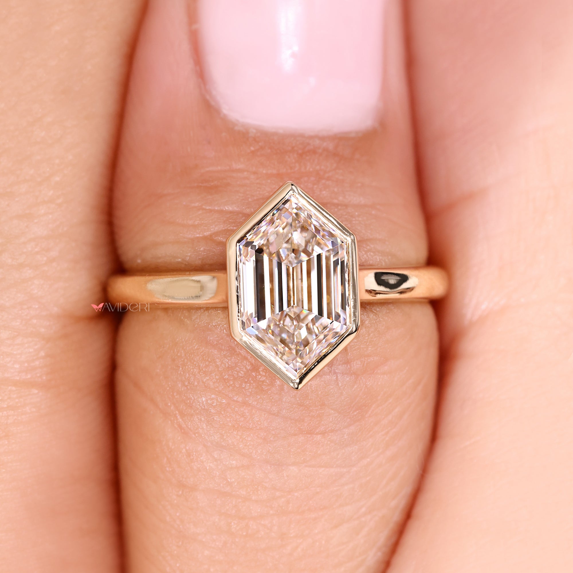 IGI certified ring with cathedral setting engagement ring.
