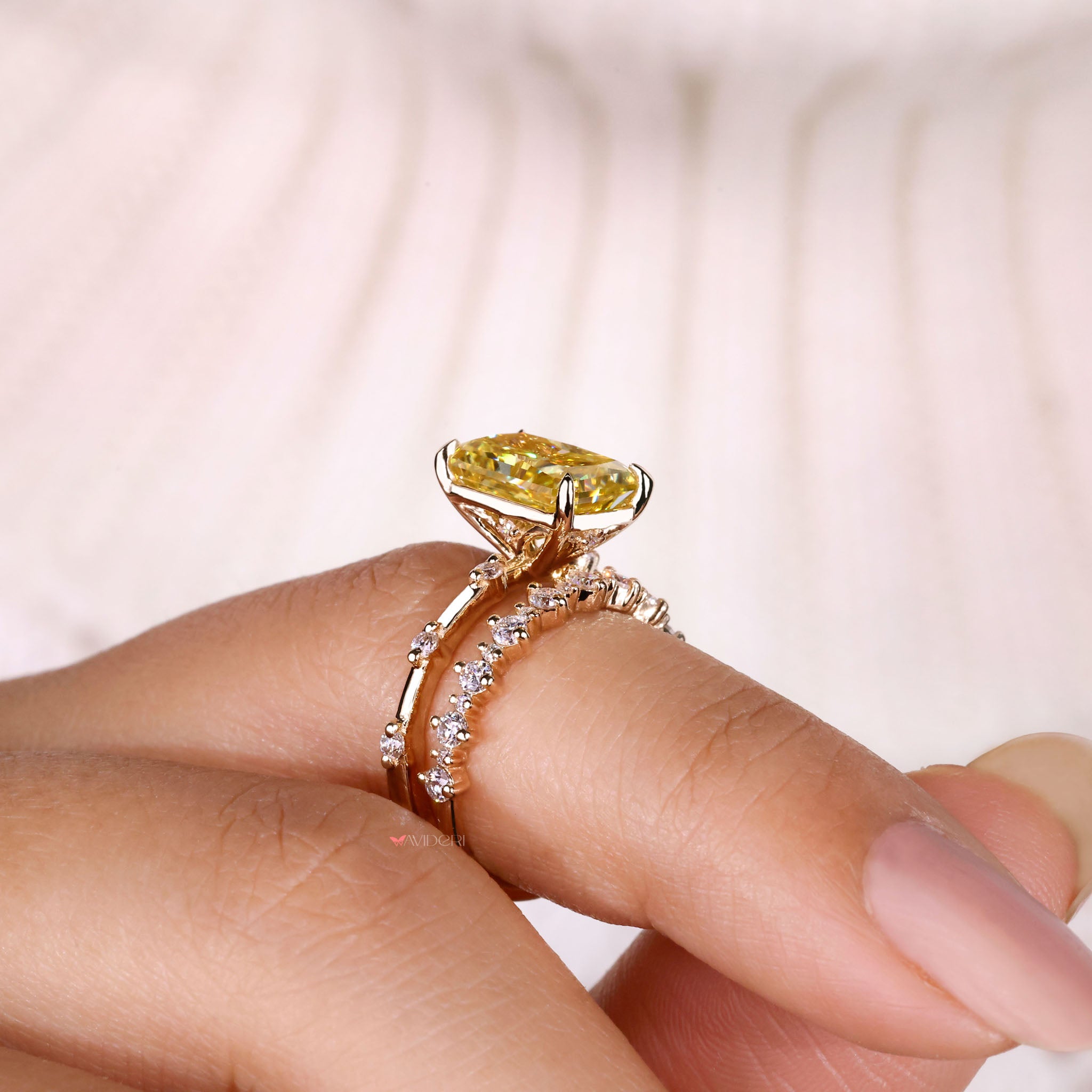 Radiant Cut Bridal Set with a modern twist for a bold yet classic look.