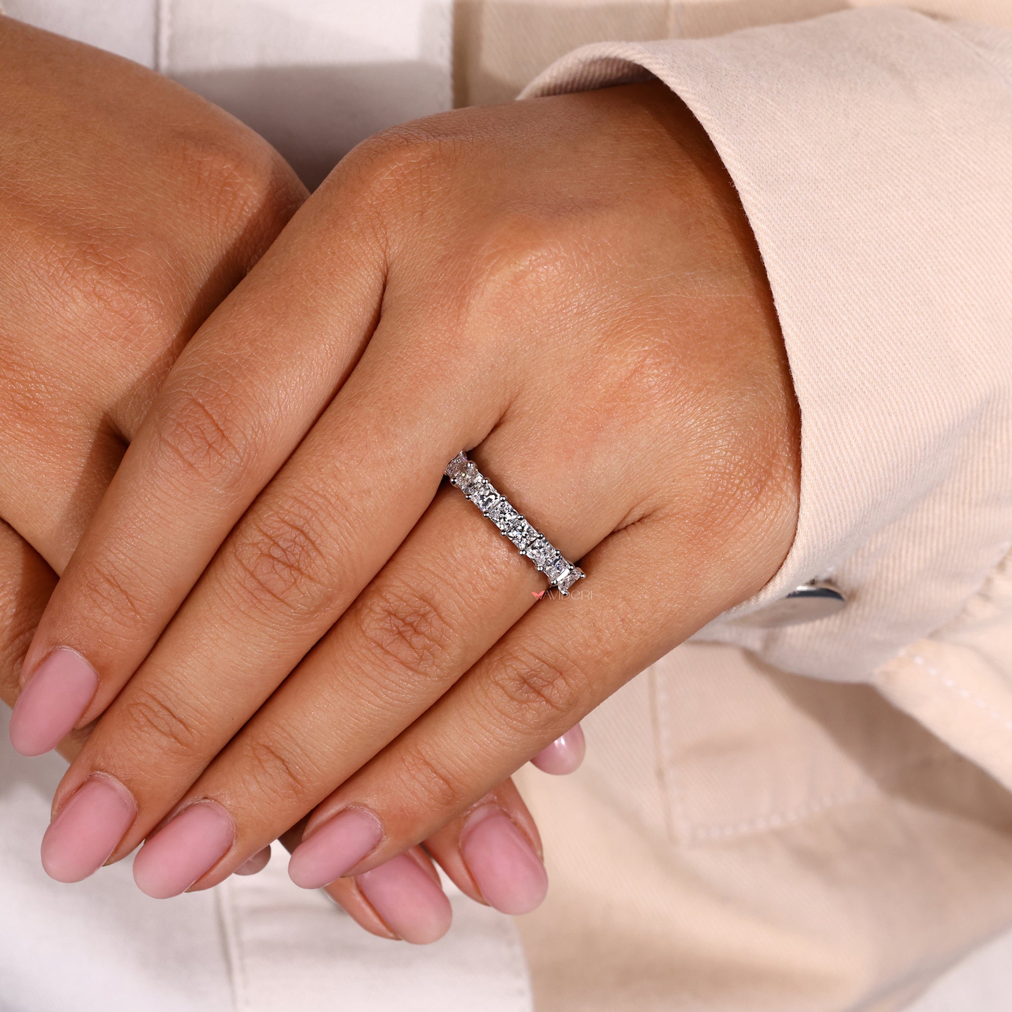 U Setting Diamond Ring: Showcasing the beauty of every diamond in their natural environment, this opulent U setting diamond ring
