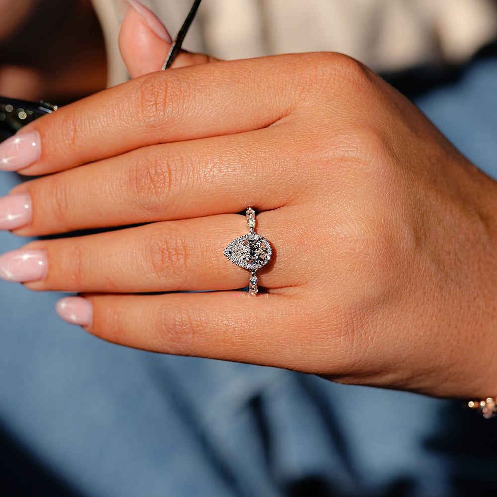 IGI certified ring ensuring quality and authenticity.
