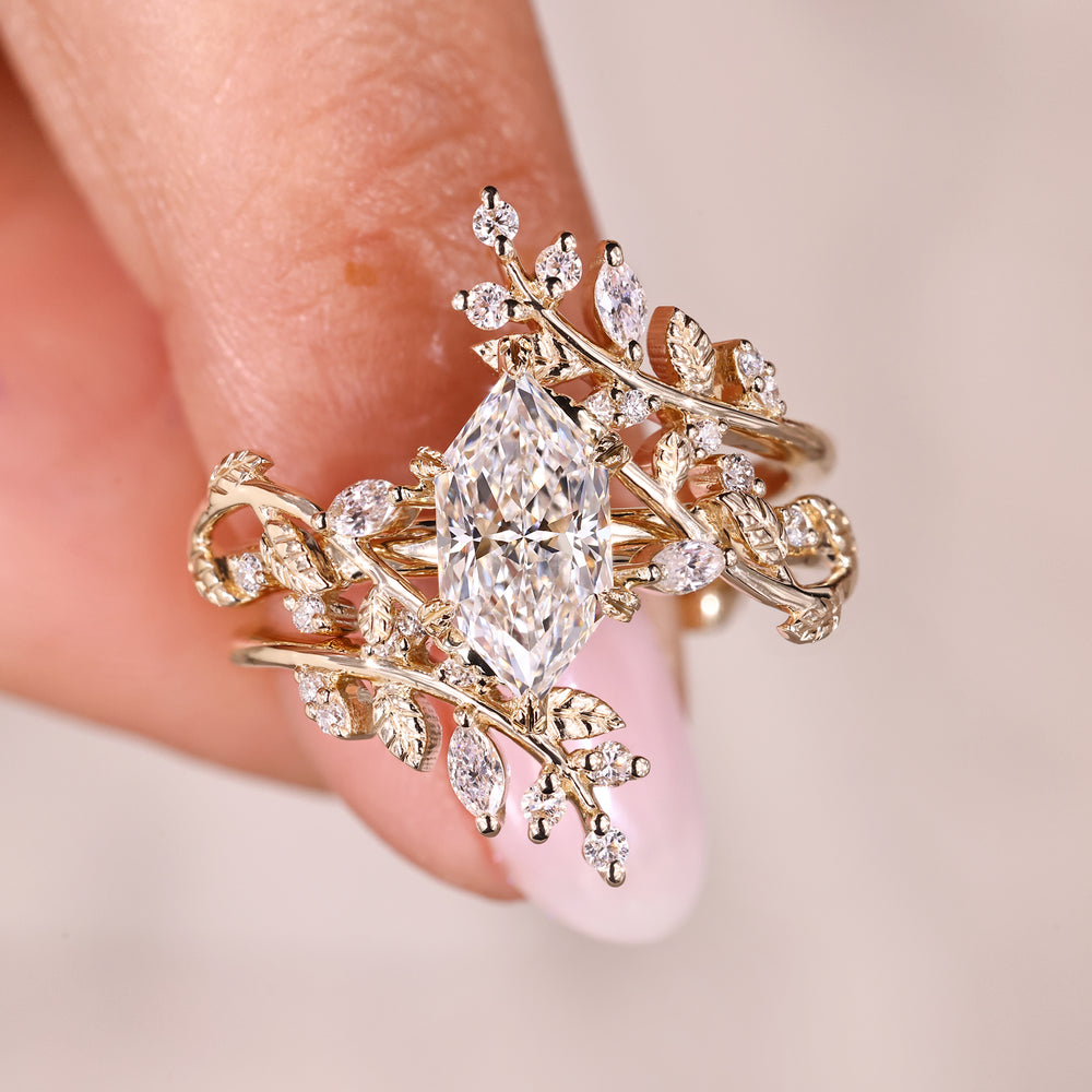 Nature inspired cluster diamond engagement ring set.
