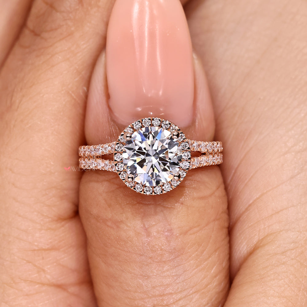 Elegant round halo diamond engagement ring.
