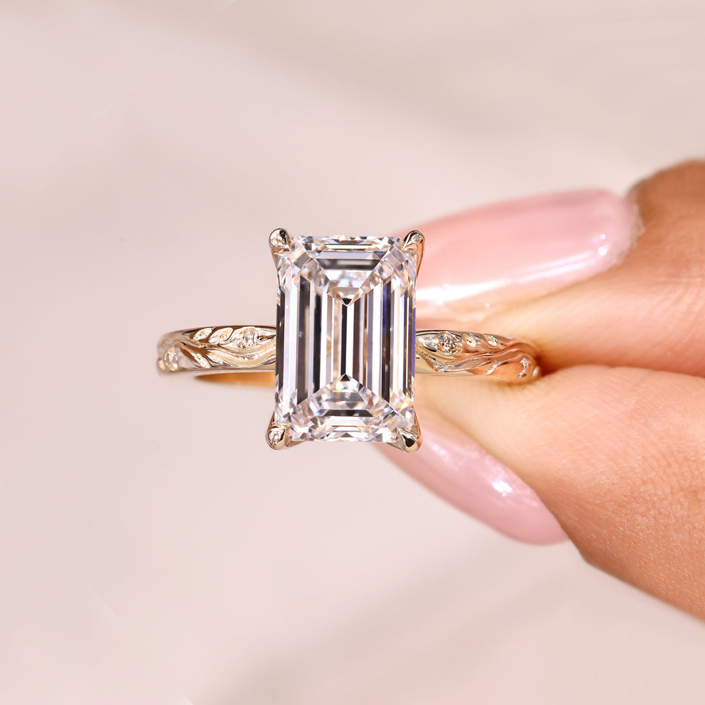 Lab grown diamond emerald ring engraved style.
