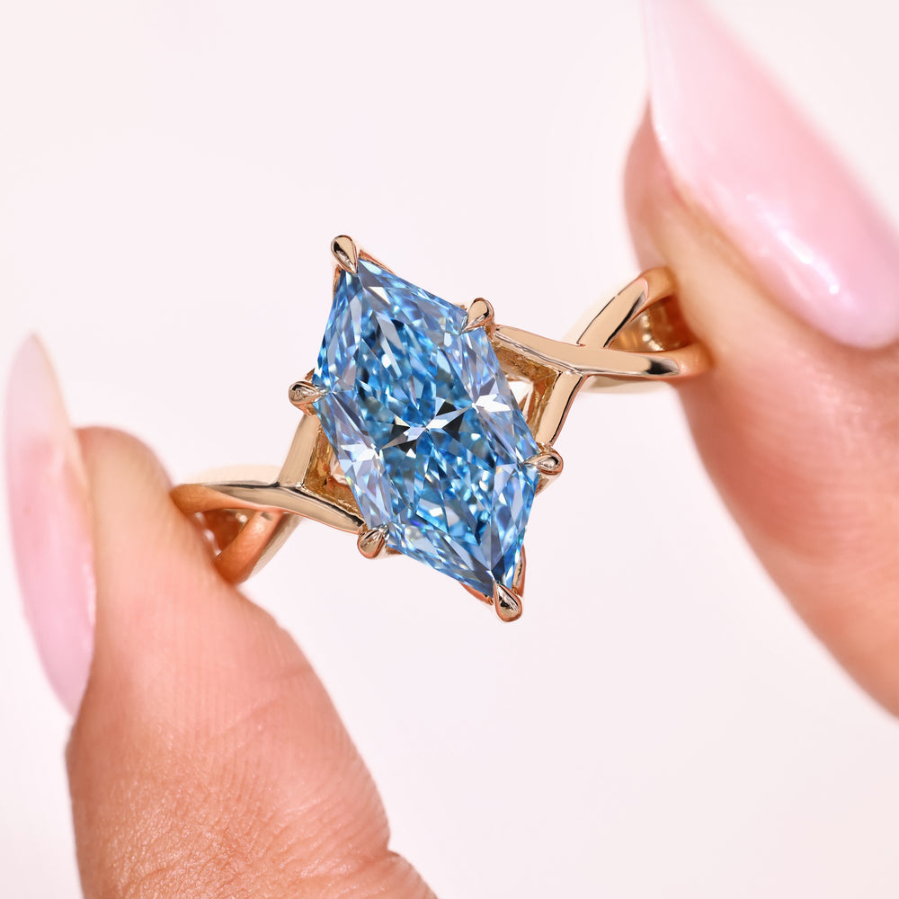 Handmade Dutch marquise diamond ring style.
