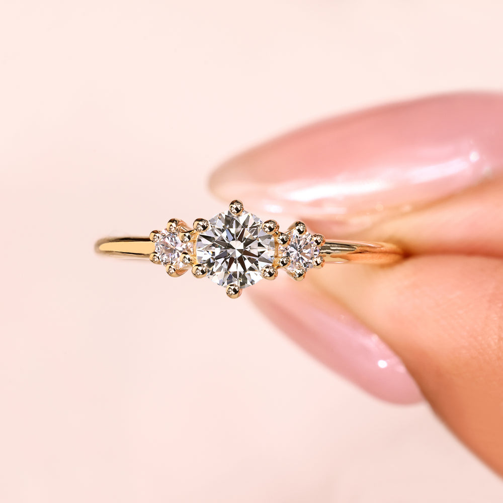 IGI certified round diamond ring handmade.

