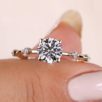 Round Cut Diamond Ring - Stunning Sparkle