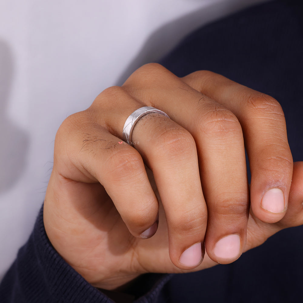 Designer mens weeding band offers style that feels exclusive and personal.
