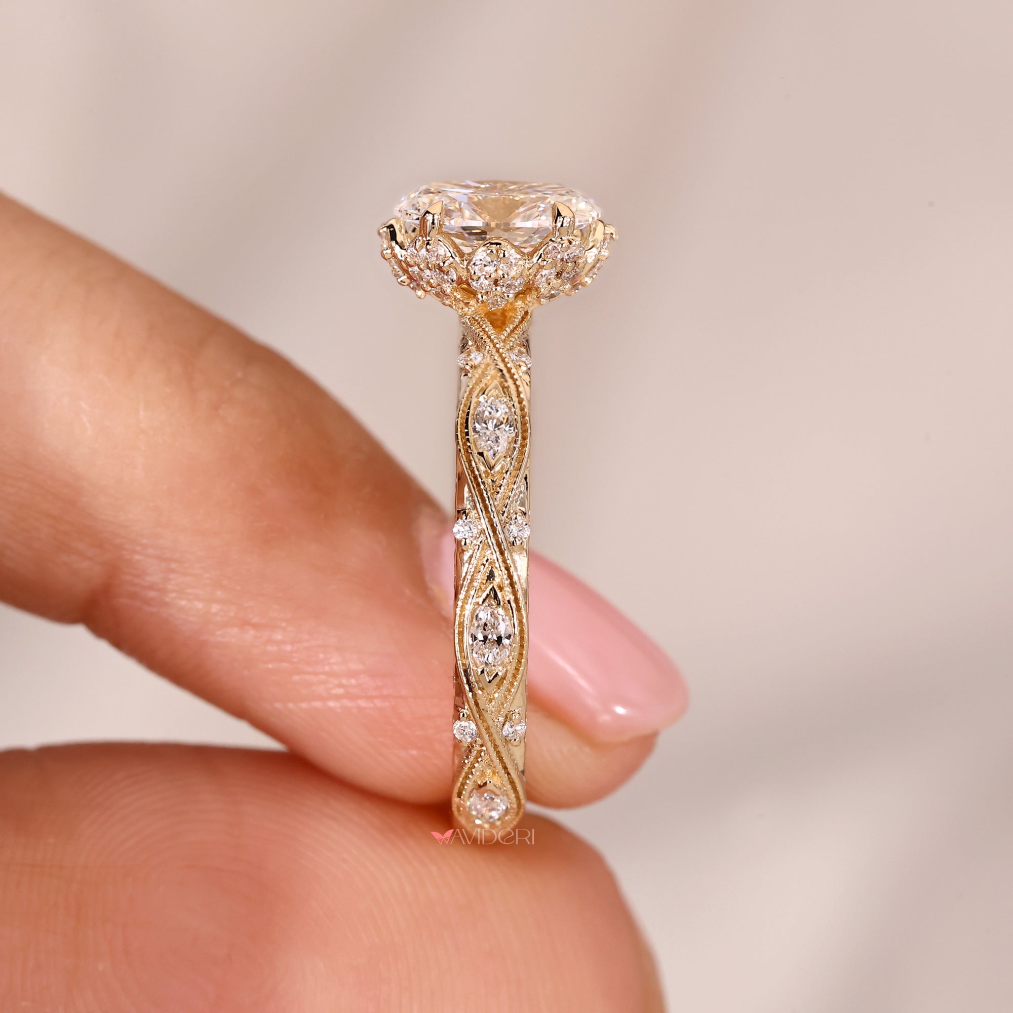 Diamond basket setting ring made with Lab Grown Diamond and handmade details.