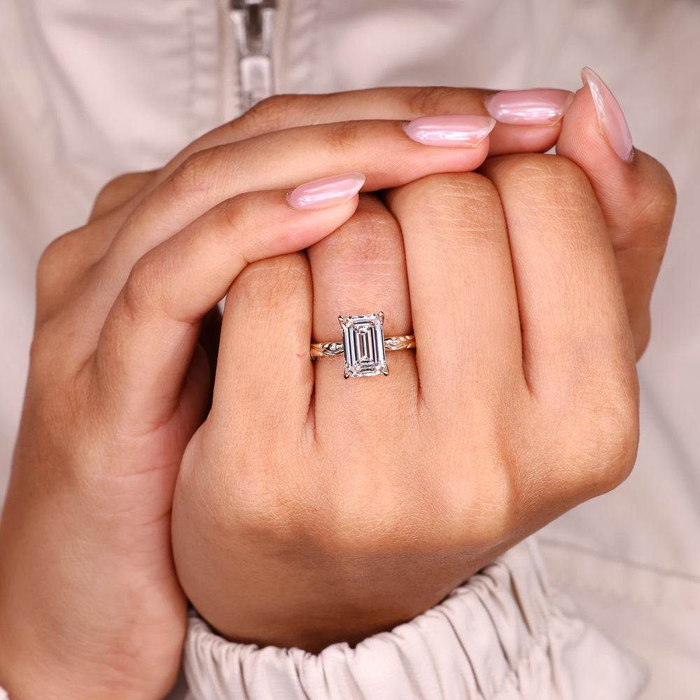 IGI certified emerald diamond ring handmade.
