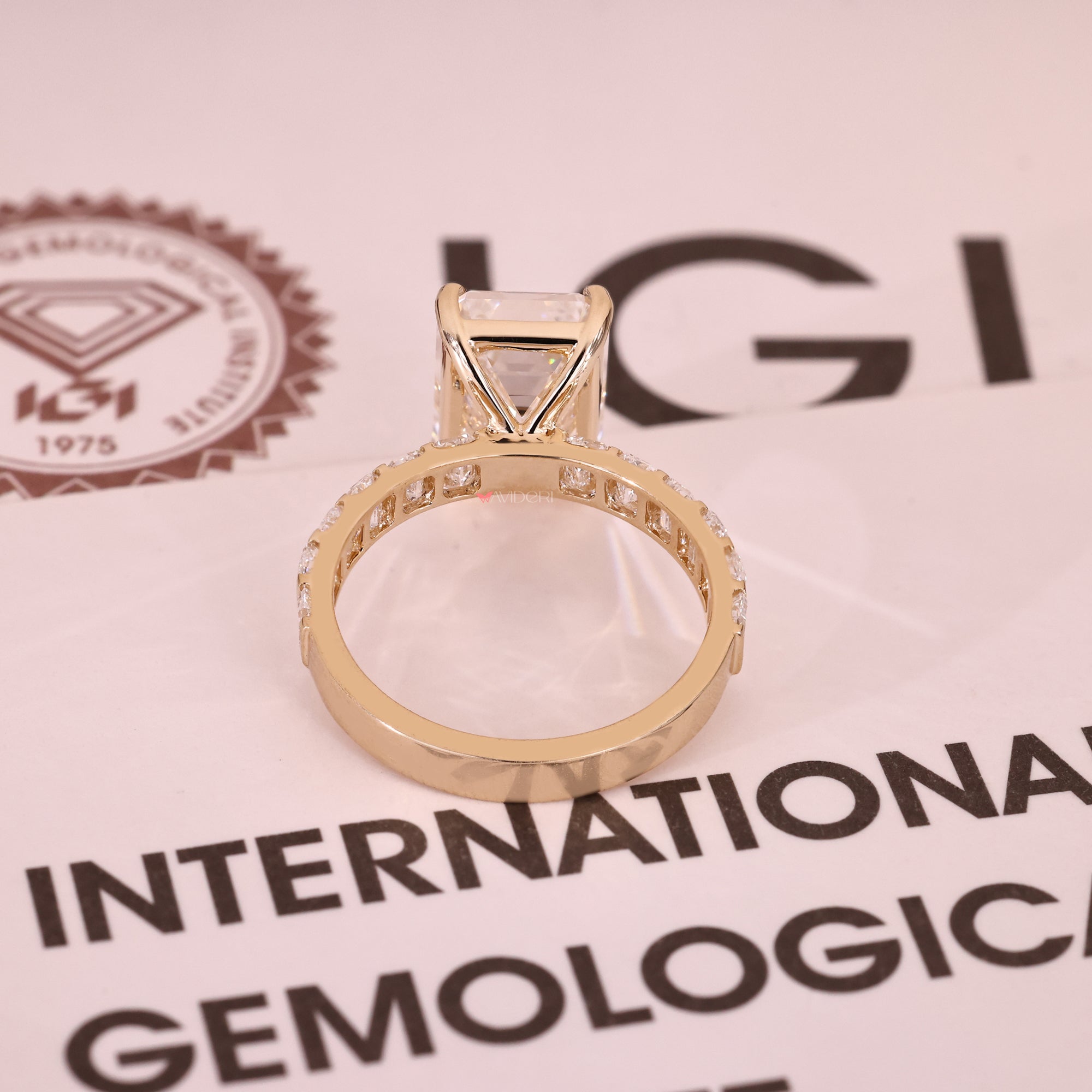 IGI certified emerald cut diamond ring handmade.
