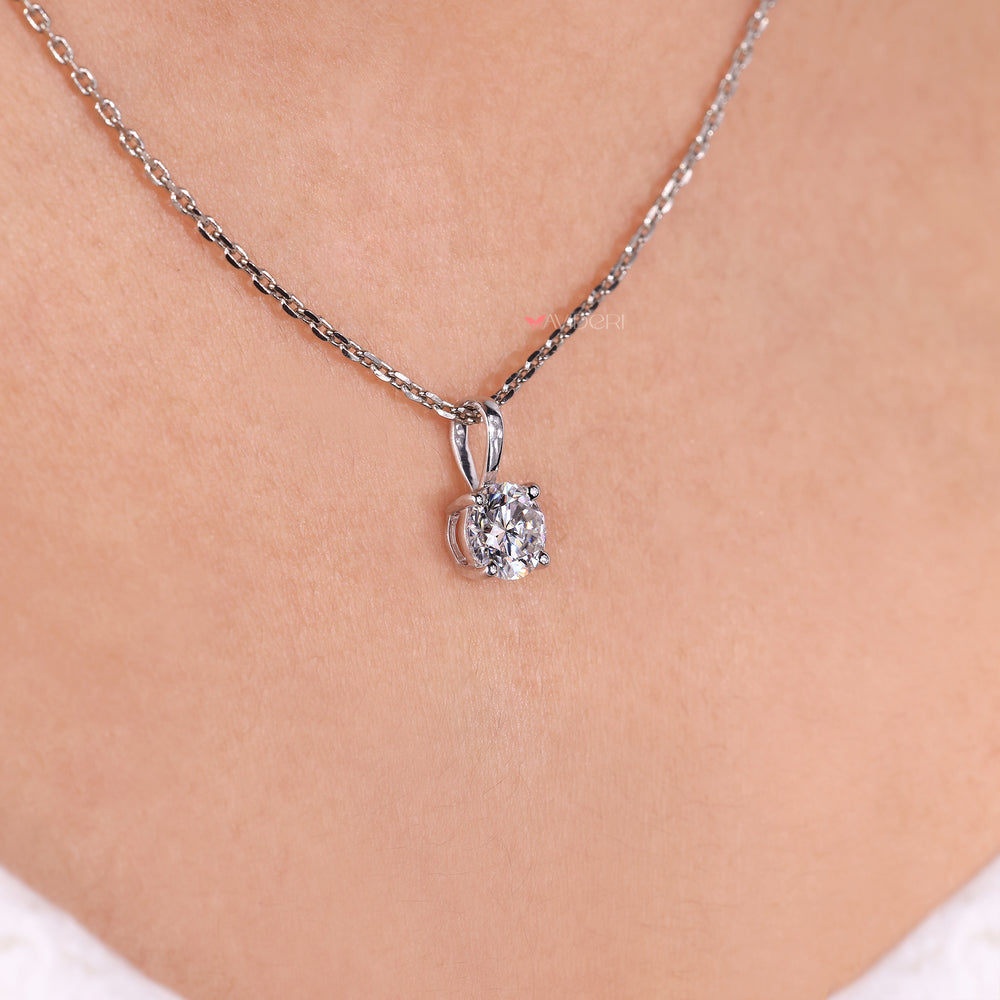 Avideri moissanite jewelry gift pendant.