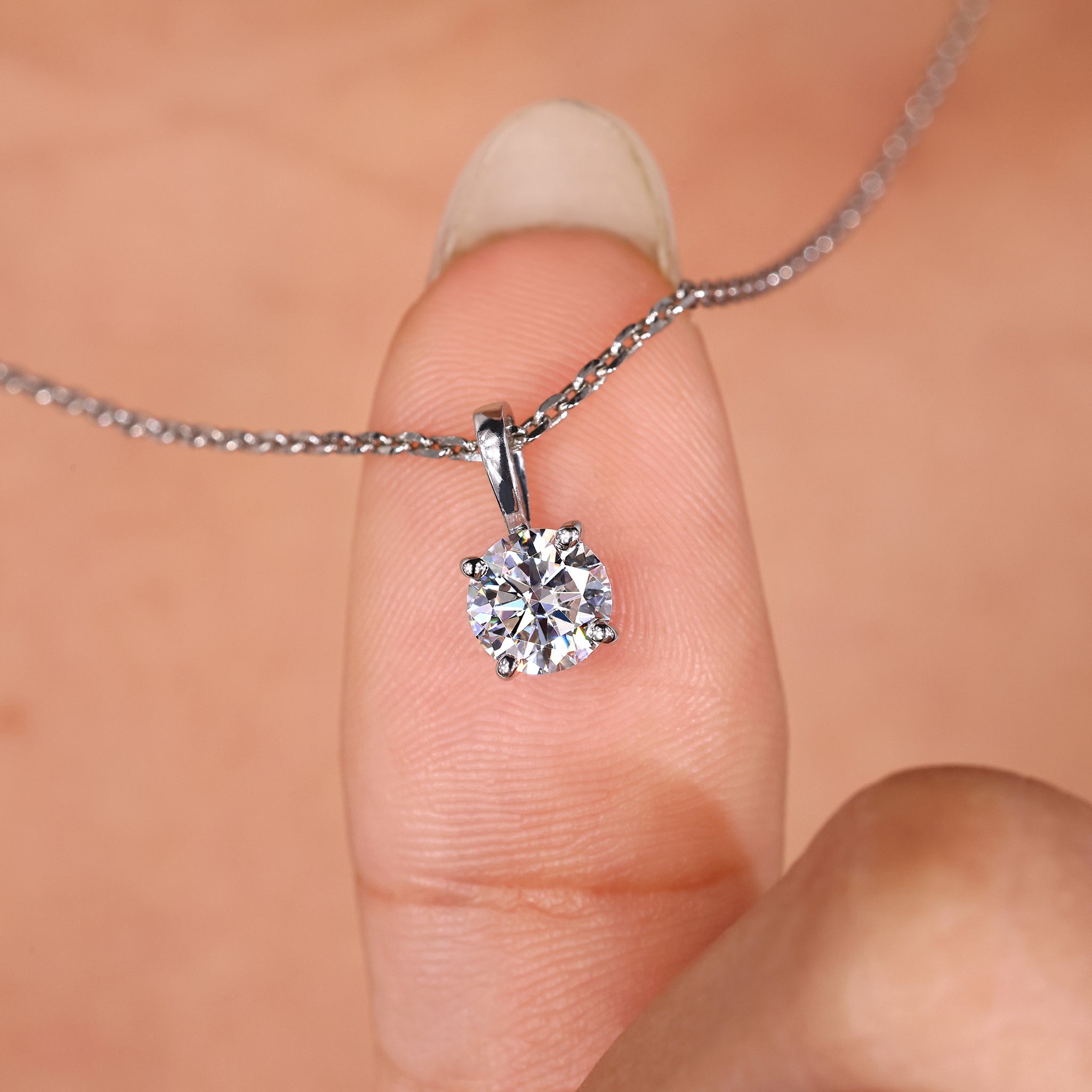 6mm moissanite pendant in 925 silver.