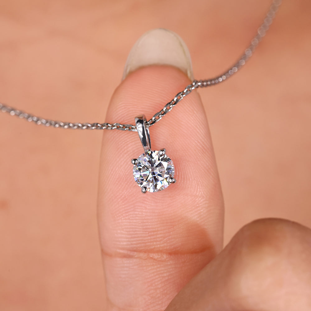 6mm moissanite pendant in 925 silver.