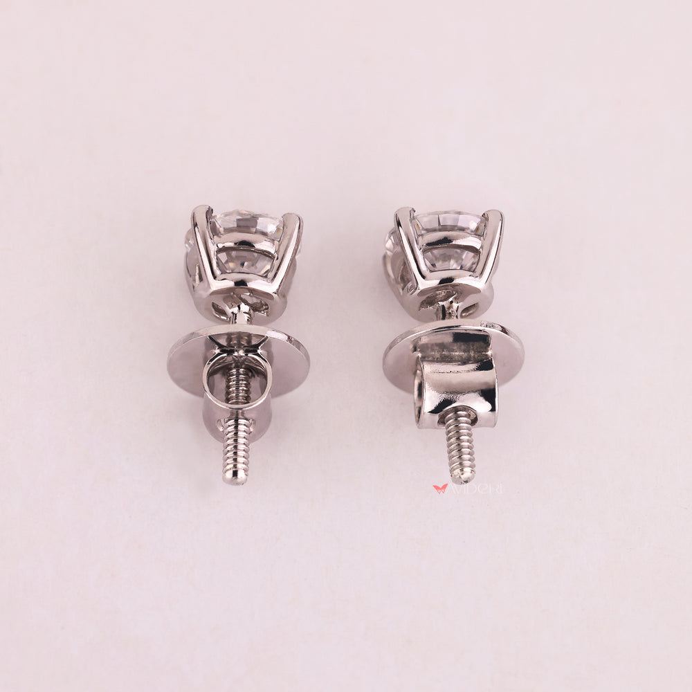 Minimalist moissanite earrings for everyday use.