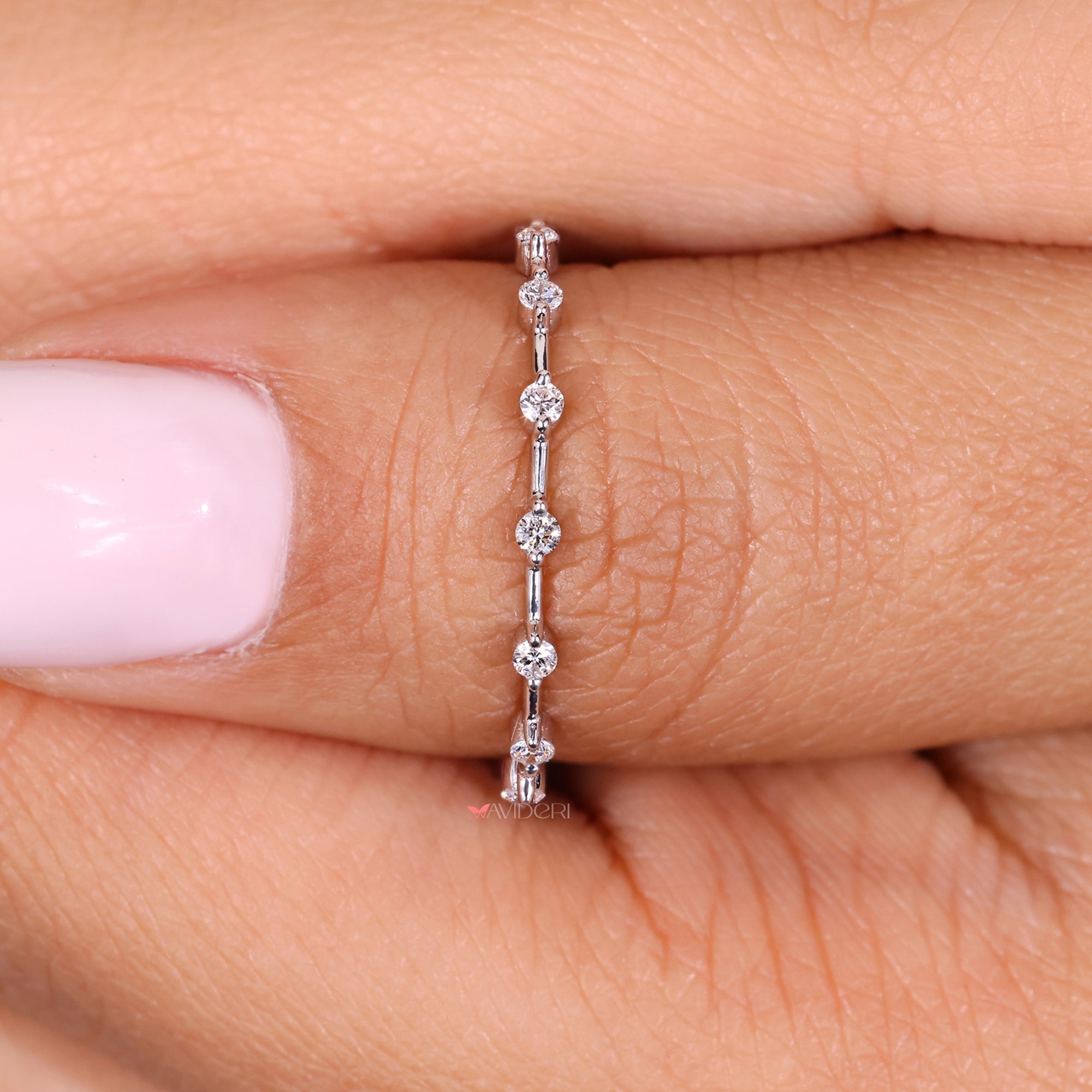 Handmade jewelry with avideri band.
