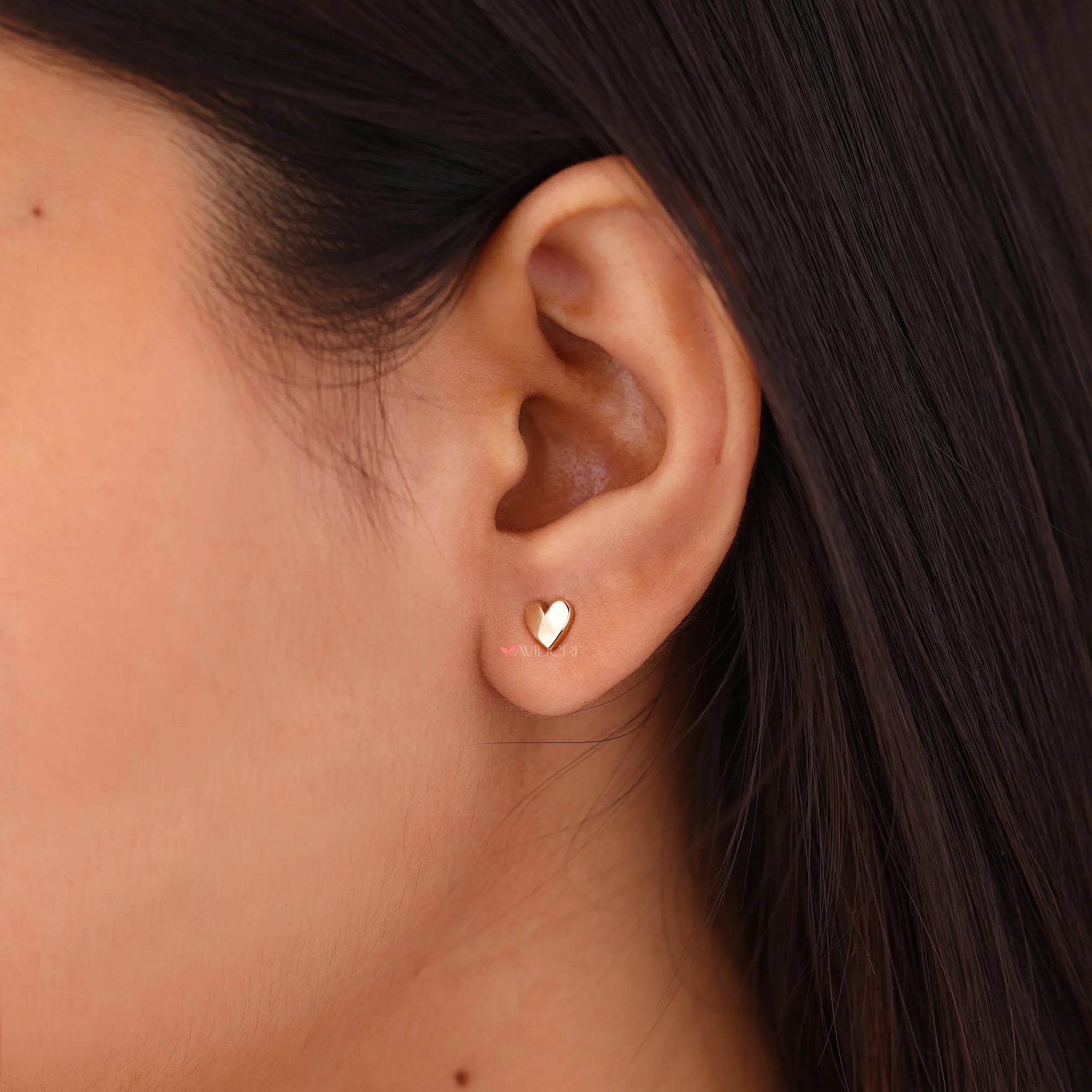 Stud earrings gold with earrings for women.