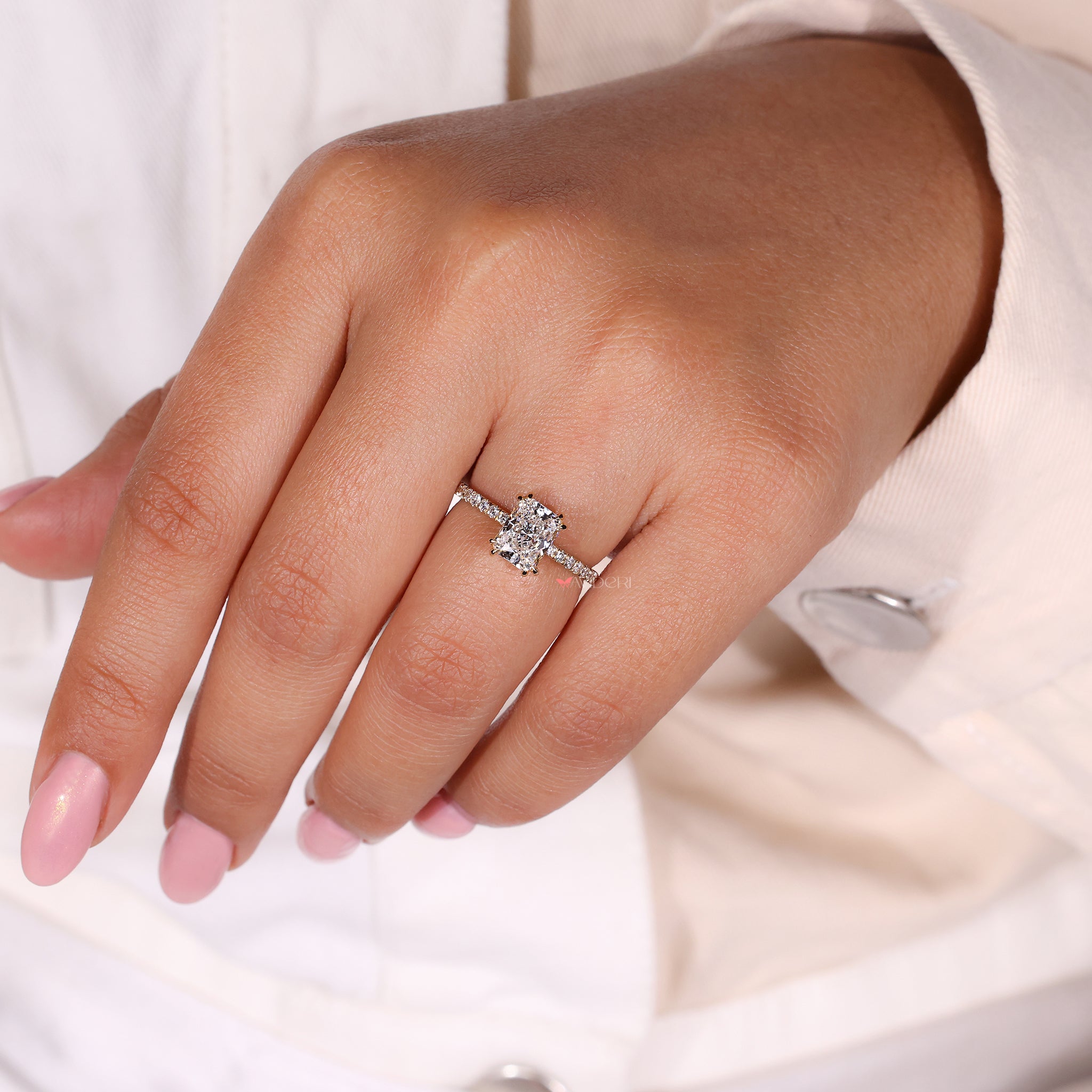 Handmade jewelry with Avideri ring.