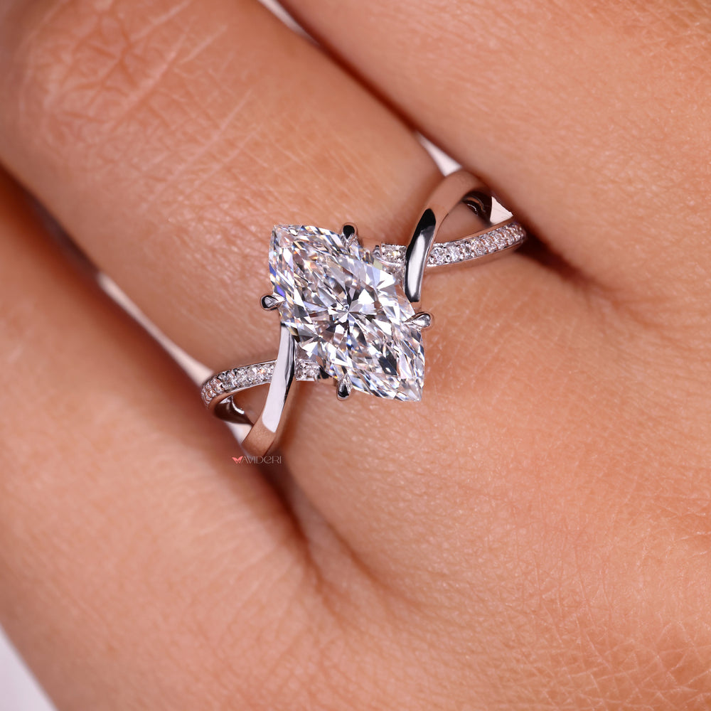 IGI certified twisted engagement ring with guaranteed quality
