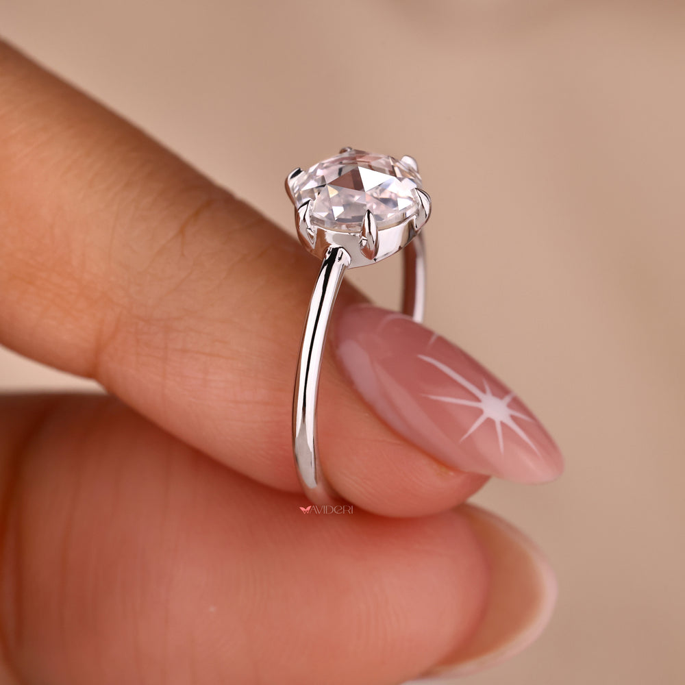 white gold ring with a minimalist and elegant handmade touch
