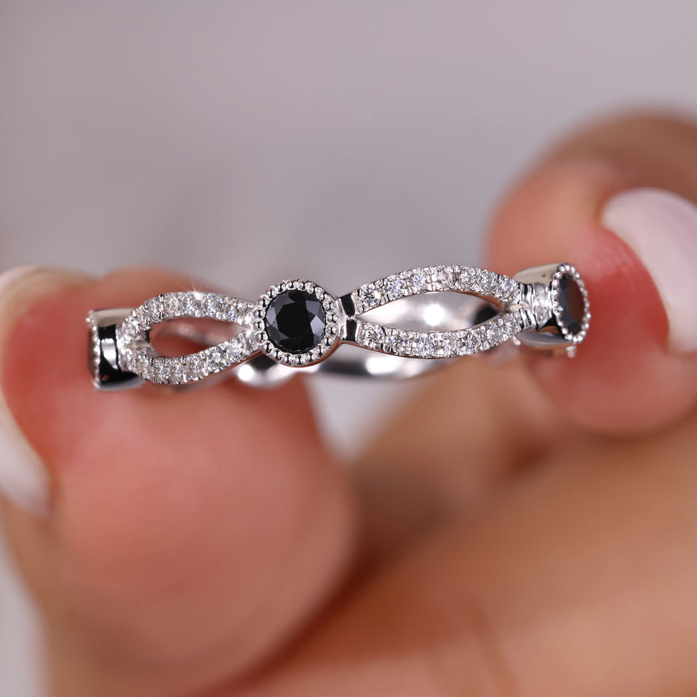 Infinity wedding band with a round cut wedding band design.