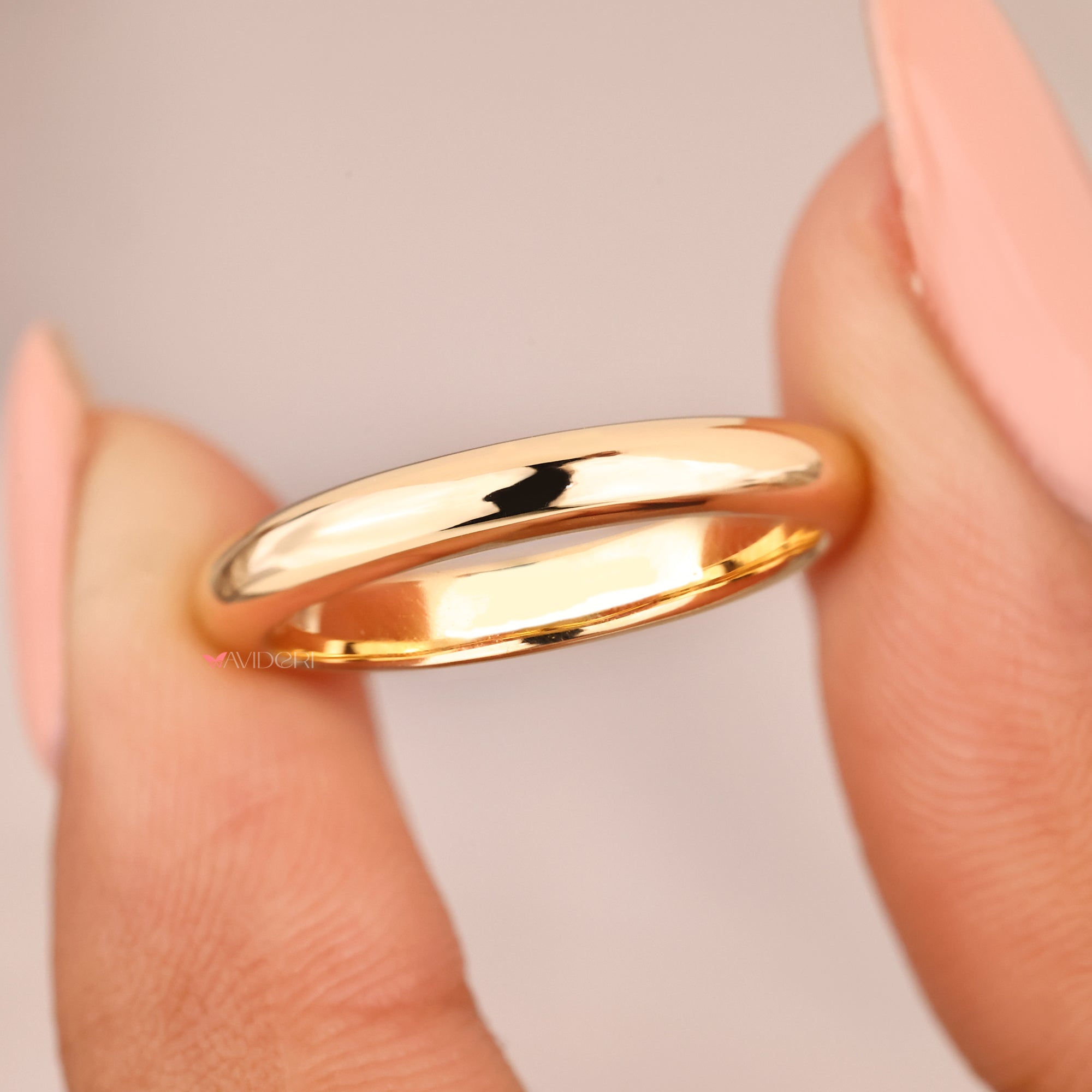 Custom wedding band with avideri band.