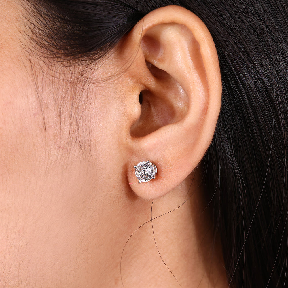 Avideri earrings with Portuguese cut diamond.