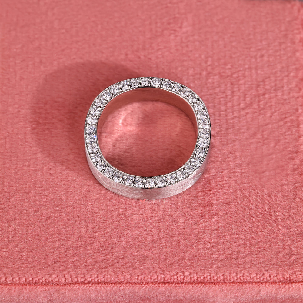 Gifts for him include exquisite jewelry choices.