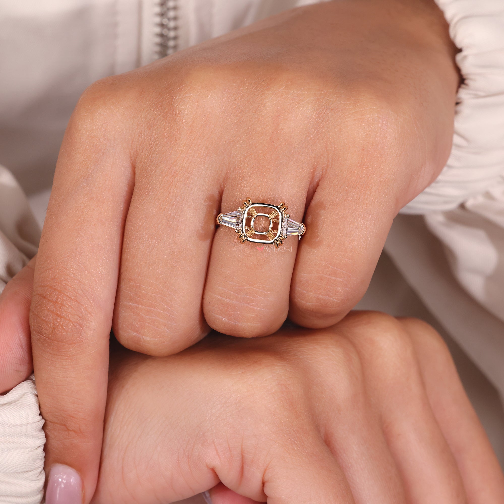 Unique semi mount ring for lab grown diamond.
