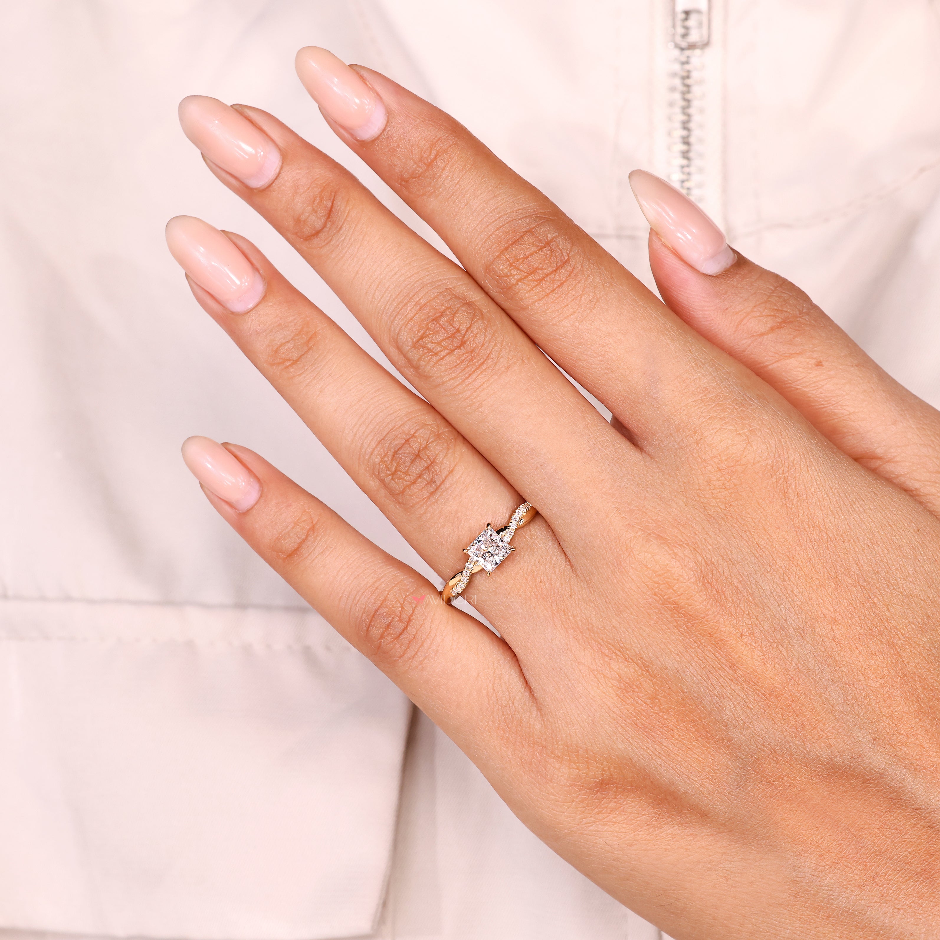 IGI certified lab diamond ring with basket setting design

