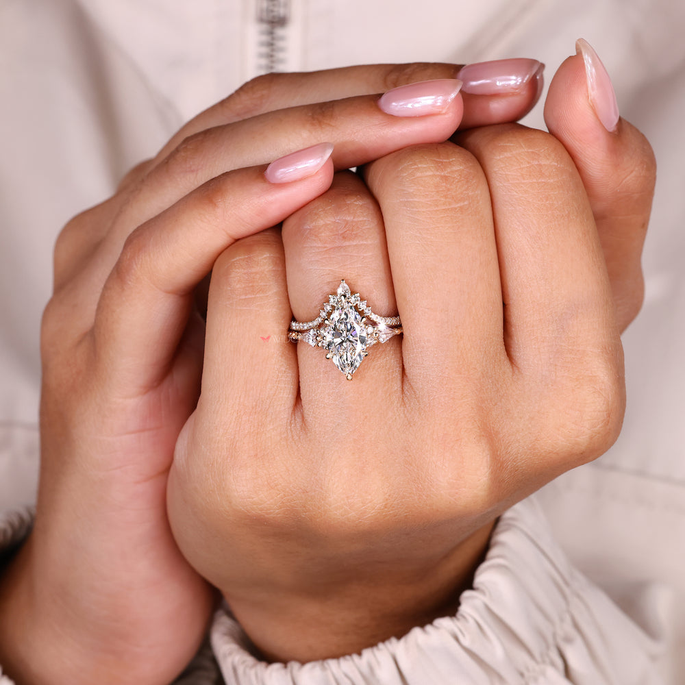 Chevron v shape wedding band with diamond ring.
