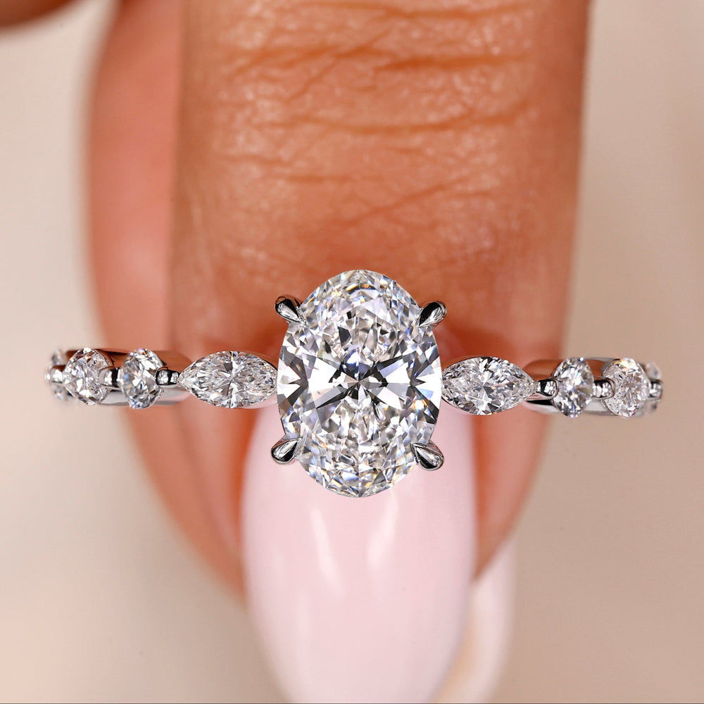 oval diamond, igi certified, 4 Claw Prong set, shared prong engagement ring
