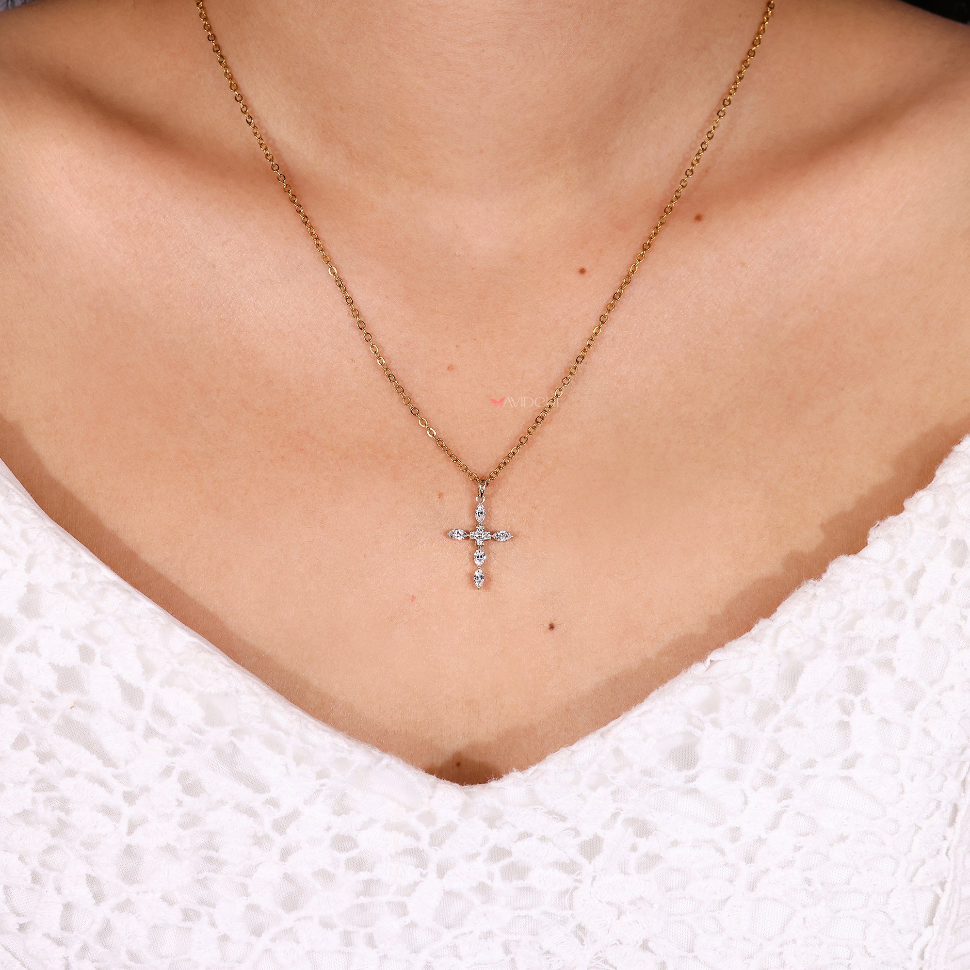 Diamond Cross Pendant for Religious Jewelry.