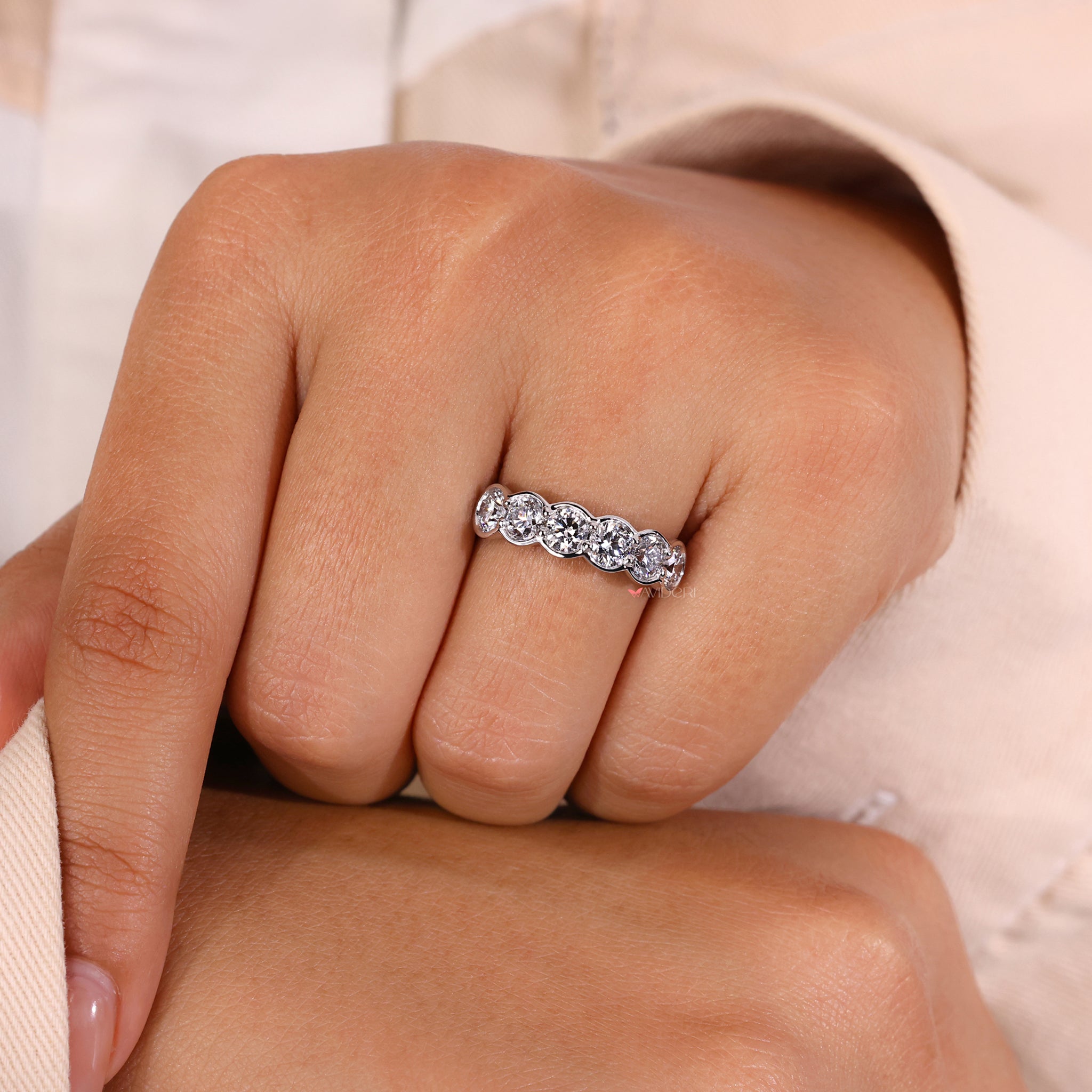 Diamond wedding ring for women with timeless beauty.
