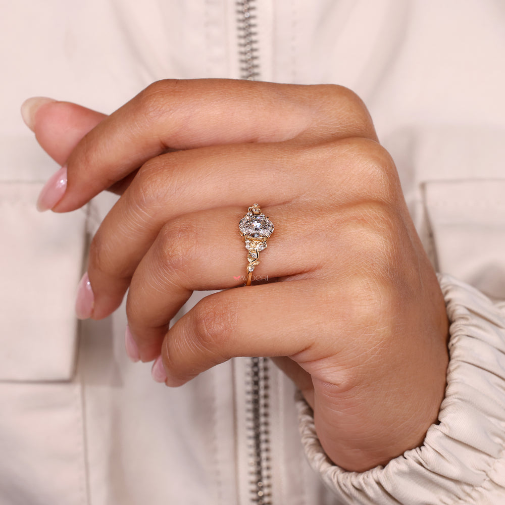 Lab grown oval diamond ring IGI certified.
