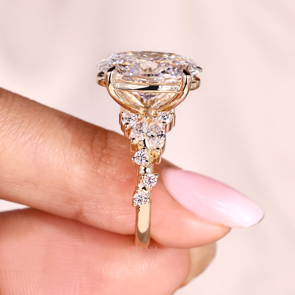 Four claw prong oval cut diamond ring design.
