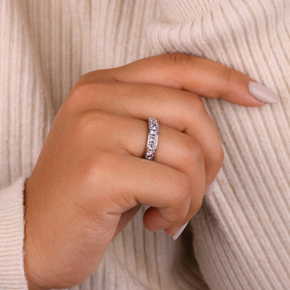 White gold handmade jewelry with brilliant lab diamonds.
