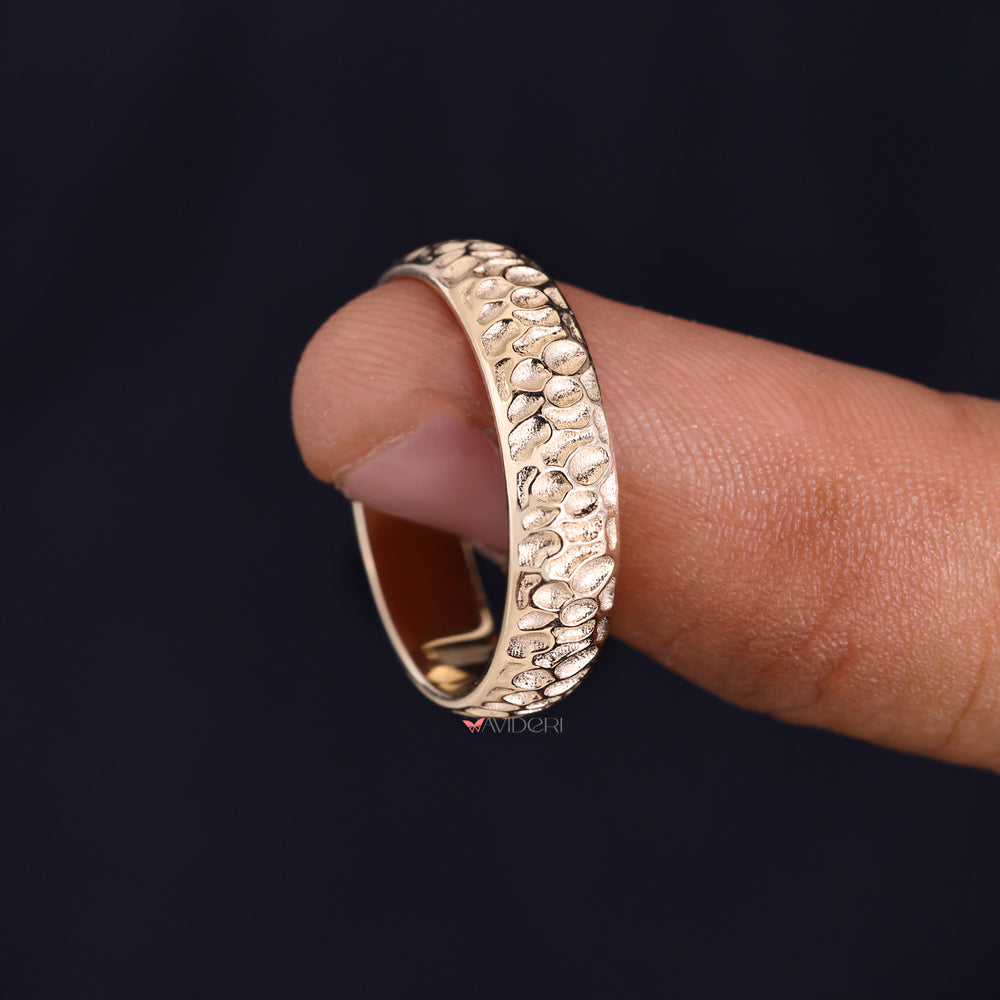 Mens wedding rings stand for love, strength, and timeless wear.
