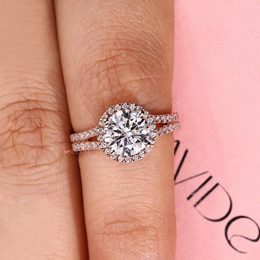 Avideri round halo diamond engagement ring.
