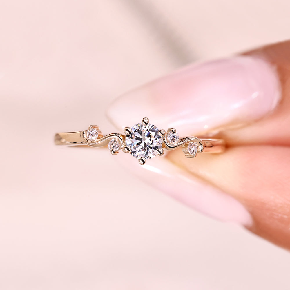 Round Diamond Ring with Celtic details.
