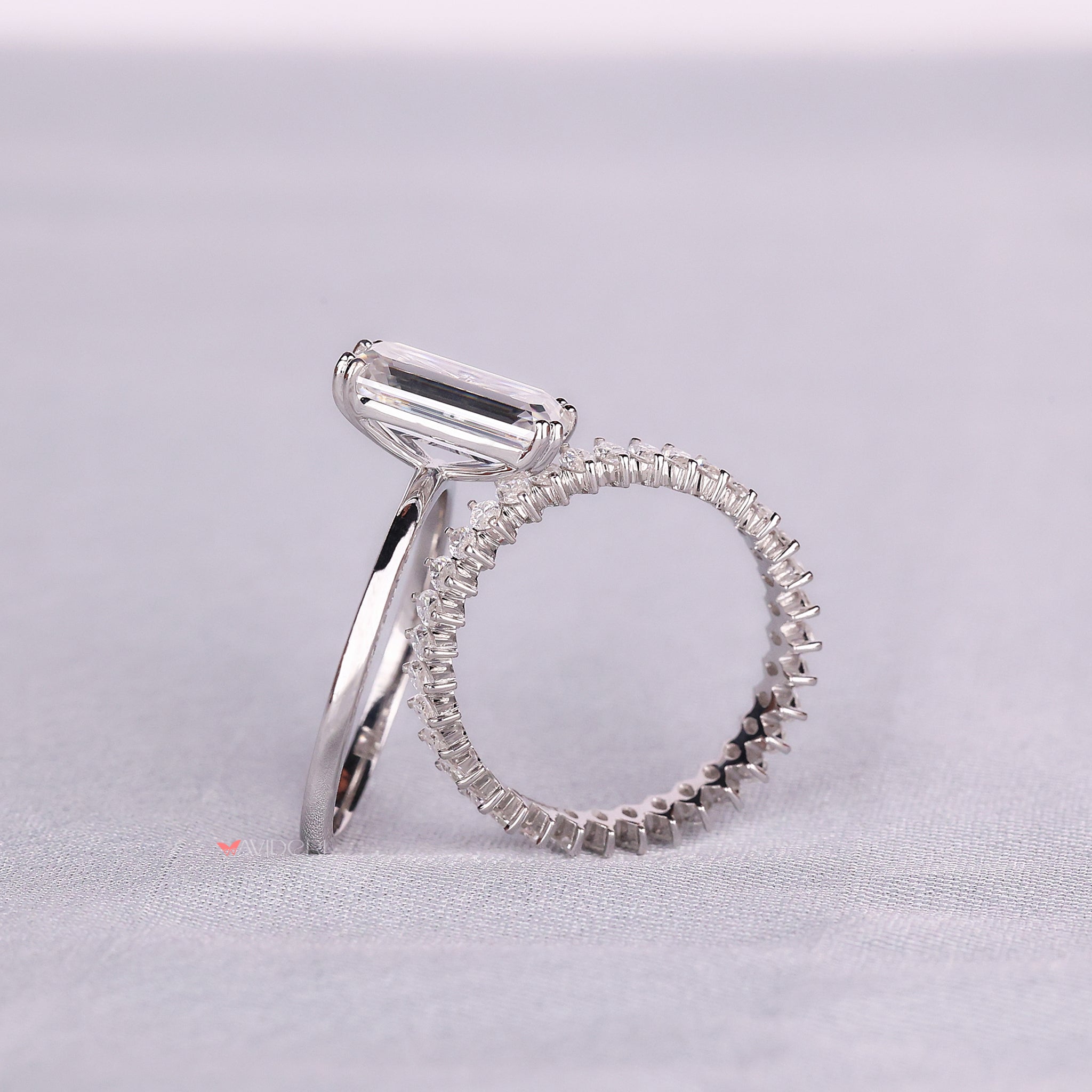 White Gold Bridal Set complements the sophisticated design of the engagement ring.