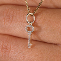 Round Diamond Pendant Yellow Gold