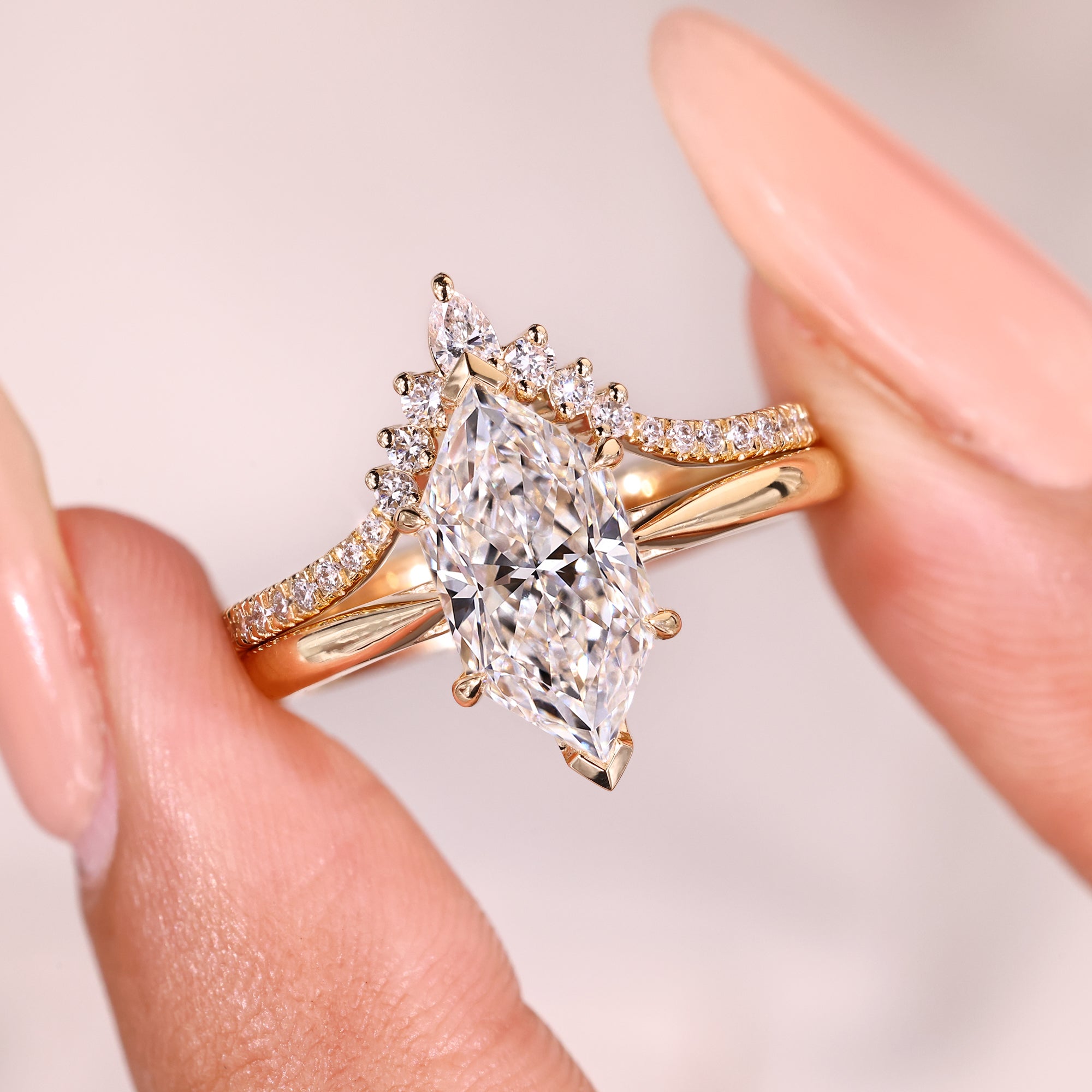 Avideri Dutch marquise diamond wedding set.
